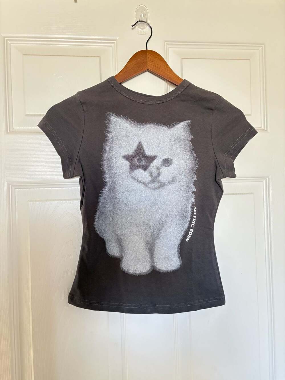 Aelfric Eden Cat Airbrush Baby Tee Size S Dark Gray Star Graphic